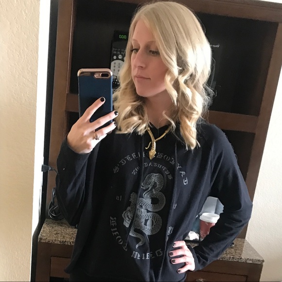 Meet your Posher, Jenny - Picture 2 of 2